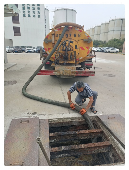 后安镇隔油池清掏