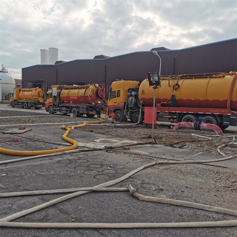 后安镇污水池清理